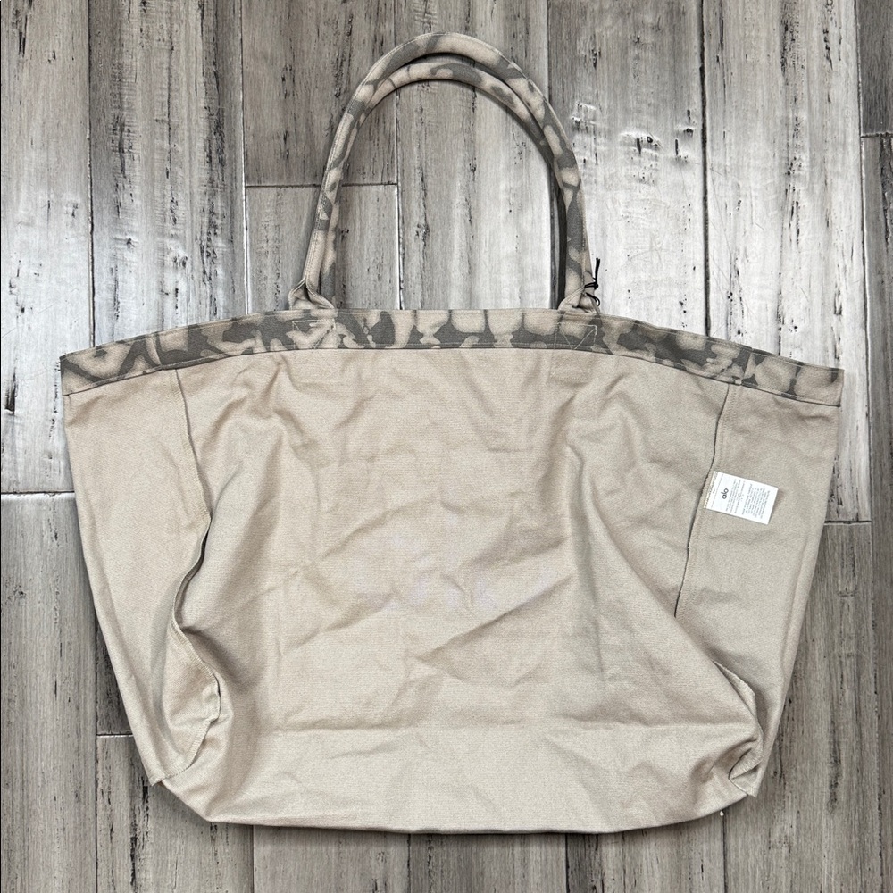 ALO YOGA ICONIC GREY TIE DYE CANVAS OVERSIZED SHOPPER TOTE **NWT** - Picture 13 of 16